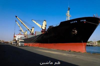 پهلوگیری ۲ کشتی حامل روغن خام خوراکی در بندر شهید رجایی