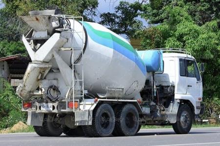درخواست فعالان صنعت ساخت برای تردد بونكرهای بتن در طول روز